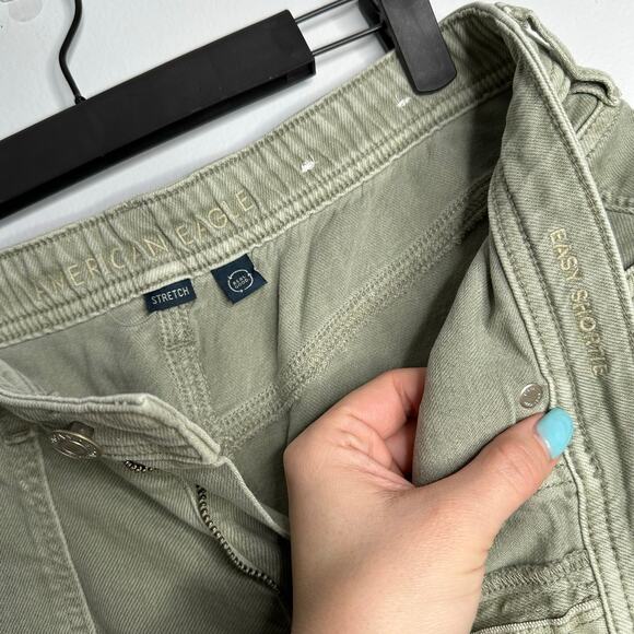 American Eagle Olive Dreamy Drape Stretch Easy Shortie Size 8 NWOT - Picture 4 of 7